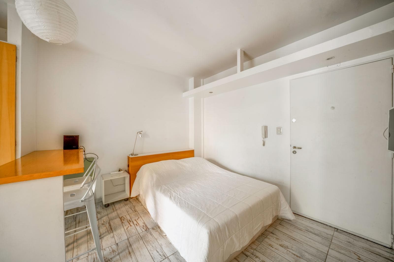 Furnished studio apartment with a balcony available for short-term rent in Palermo Soho