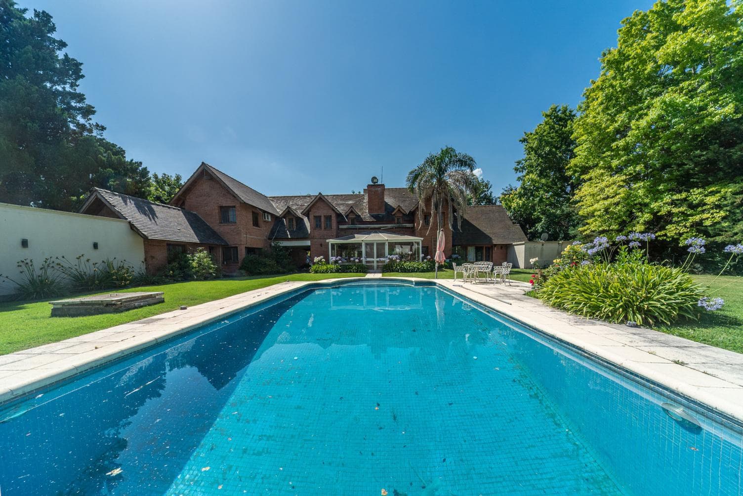 6-Room House for Sale in Club Country San Diego, Moreno