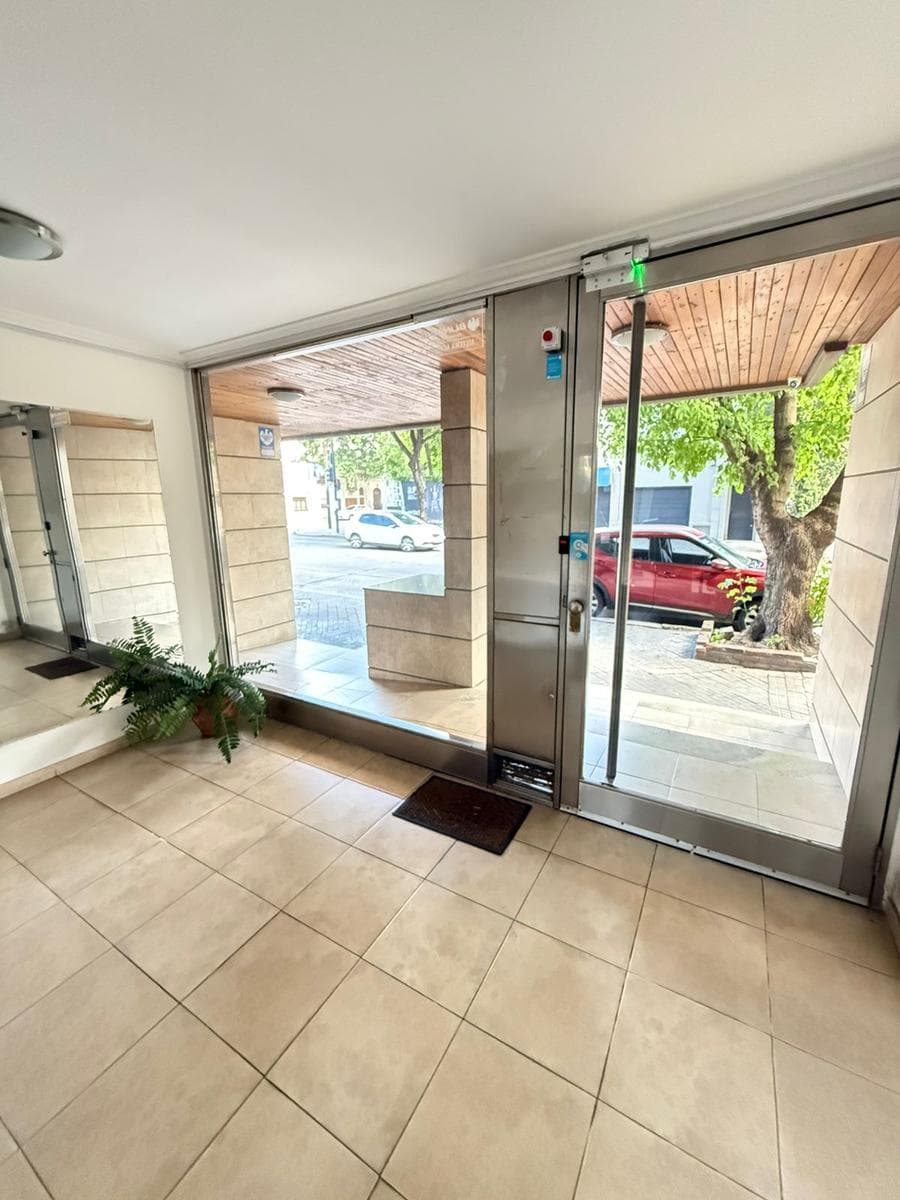 For Sale - Echesortu - 1-Bedroom Apartment with Garage