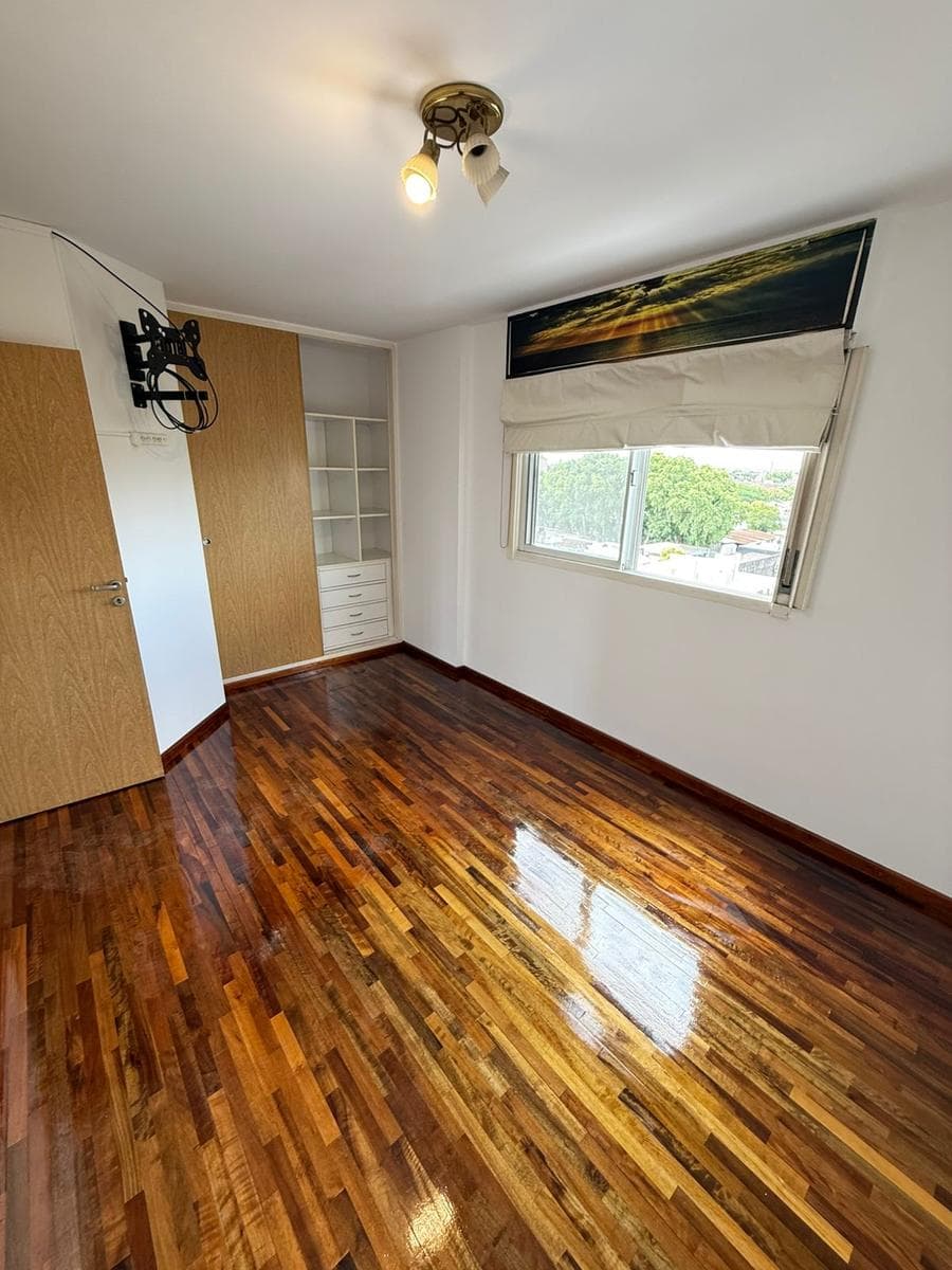 For Sale - Echesortu - 1-Bedroom Apartment with Garage