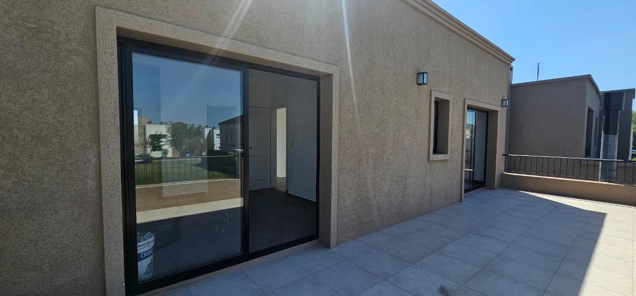 3-bedroom house in Tigre, Vila Marina II, North Zone, with a brand-new pool.