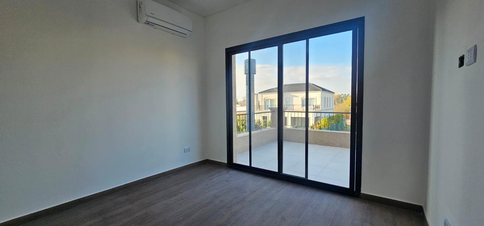 3-bedroom house in Tigre, Vila Marina II, North Zone, with a brand-new pool.