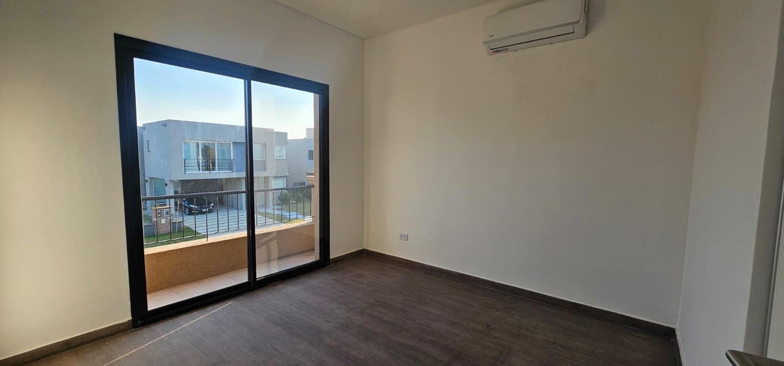 3-bedroom house in Tigre, Vila Marina II, North Zone, with a brand-new pool.