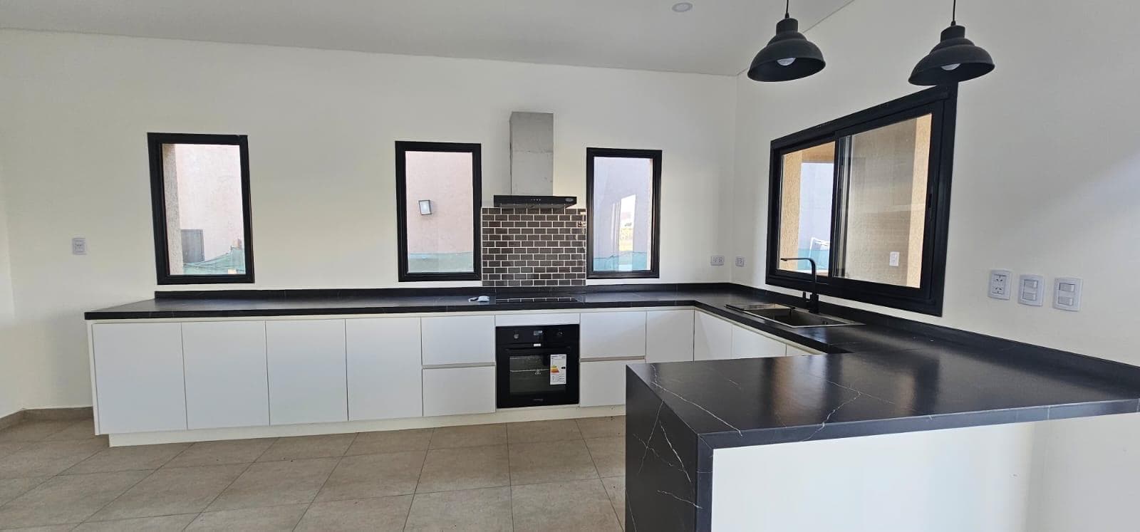 3-bedroom house in Tigre, Vila Marina II, North Zone, with a brand-new pool.