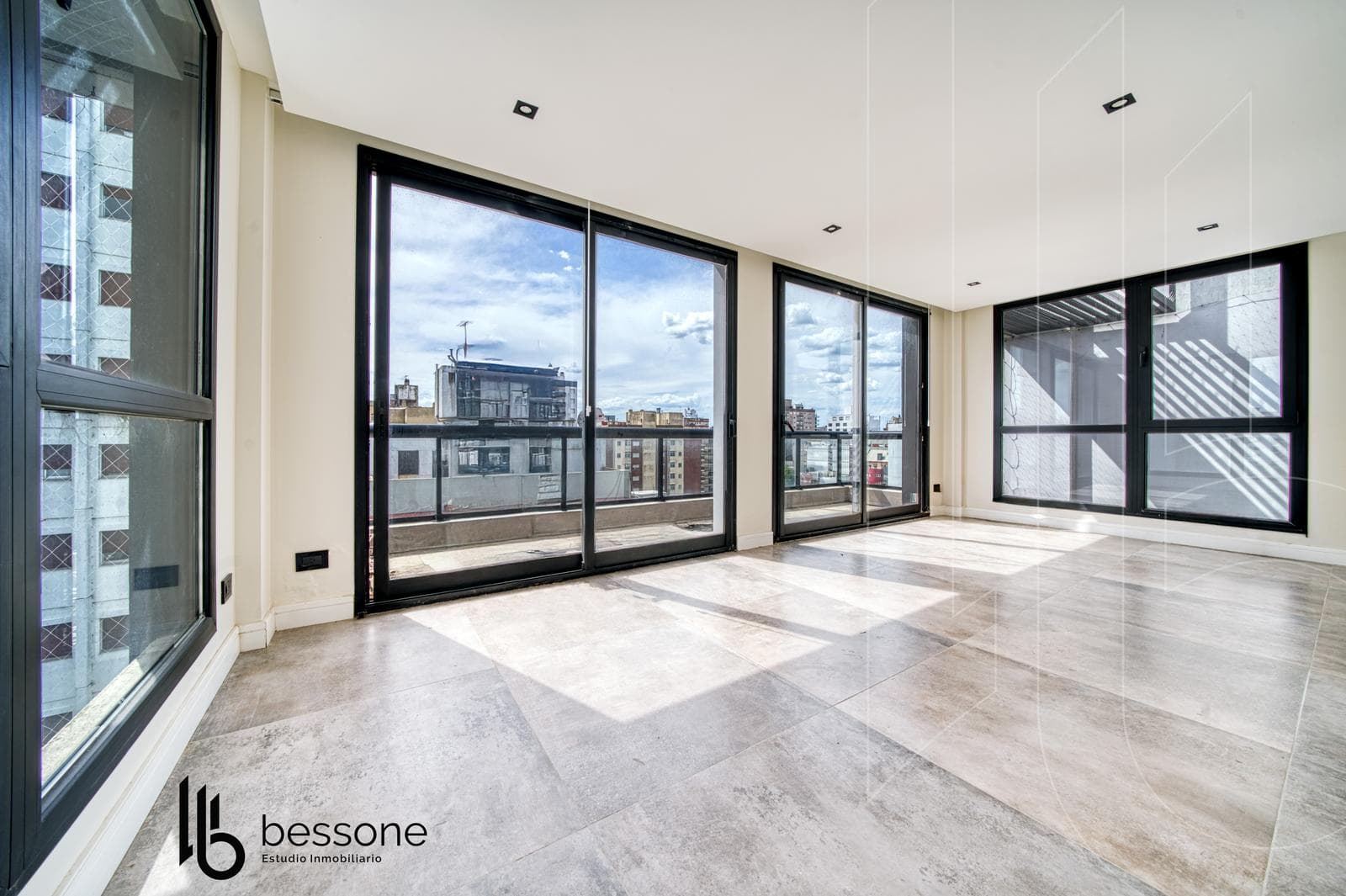 Apartment - 3 Bedrooms, La Perla