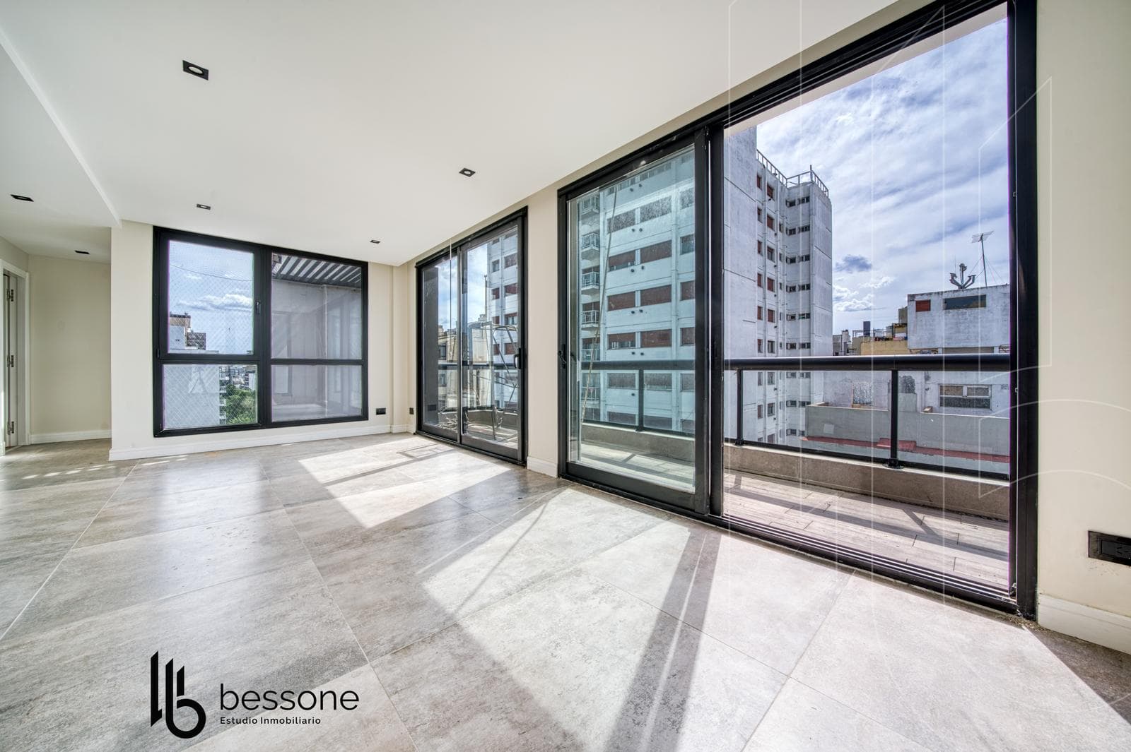 Apartment - 3 Bedrooms, La Perla