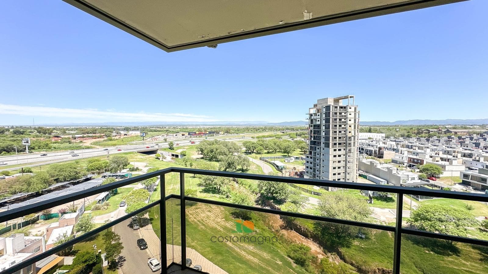 2-Bedroom Apartment in Pilares de Manantiales