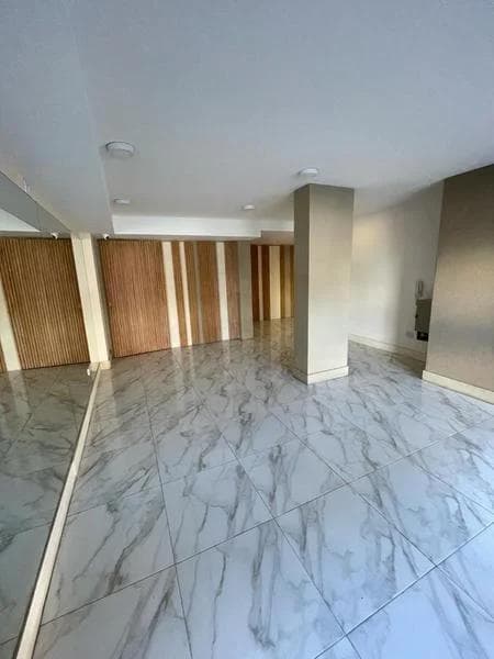 Bright studio apartment—ideal for rent