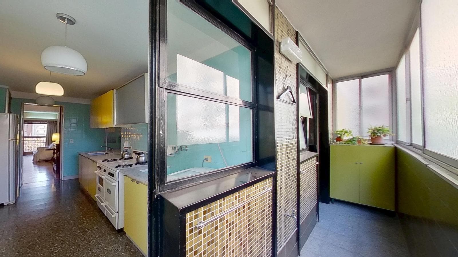 FOR SALE: 4-Bedroom Apartment with Service Quarter, Garage, and Storage Room – Barrio Norte