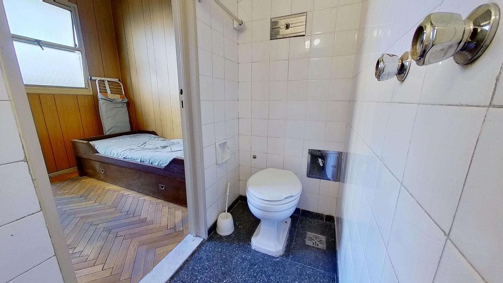 FOR SALE: 4-Bedroom Apartment with Service Quarter, Garage, and Storage Room – Barrio Norte