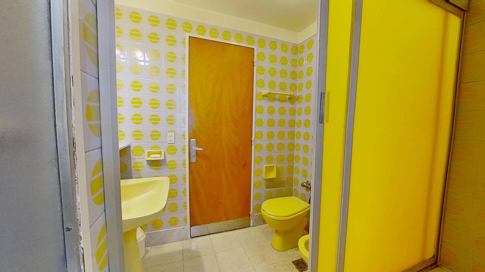 FOR SALE: 4-Bedroom Apartment with Service Quarter, Garage, and Storage Room – Barrio Norte