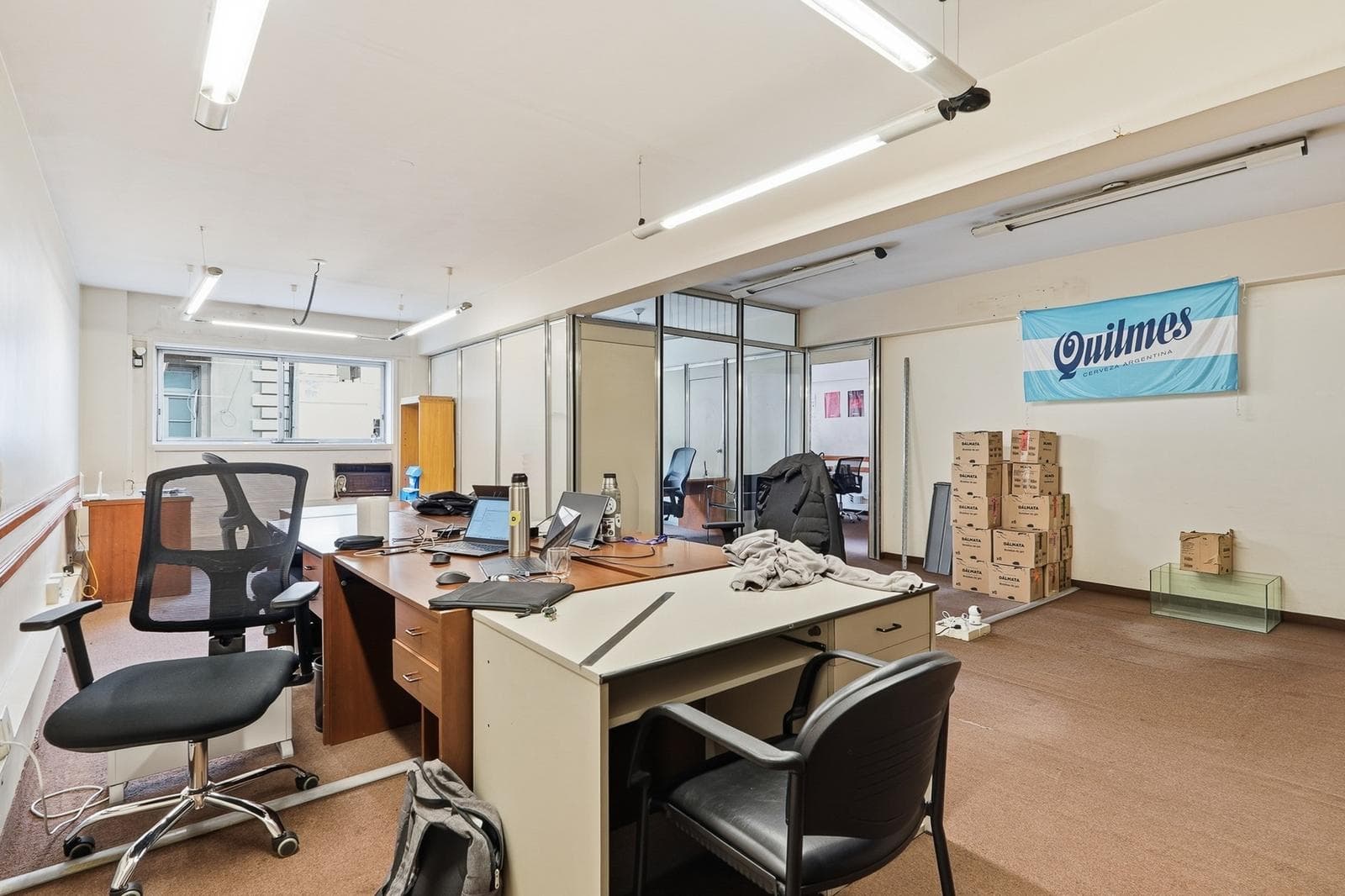 4-room apartment in need of renovation in Tribunales. Suitable for professionals