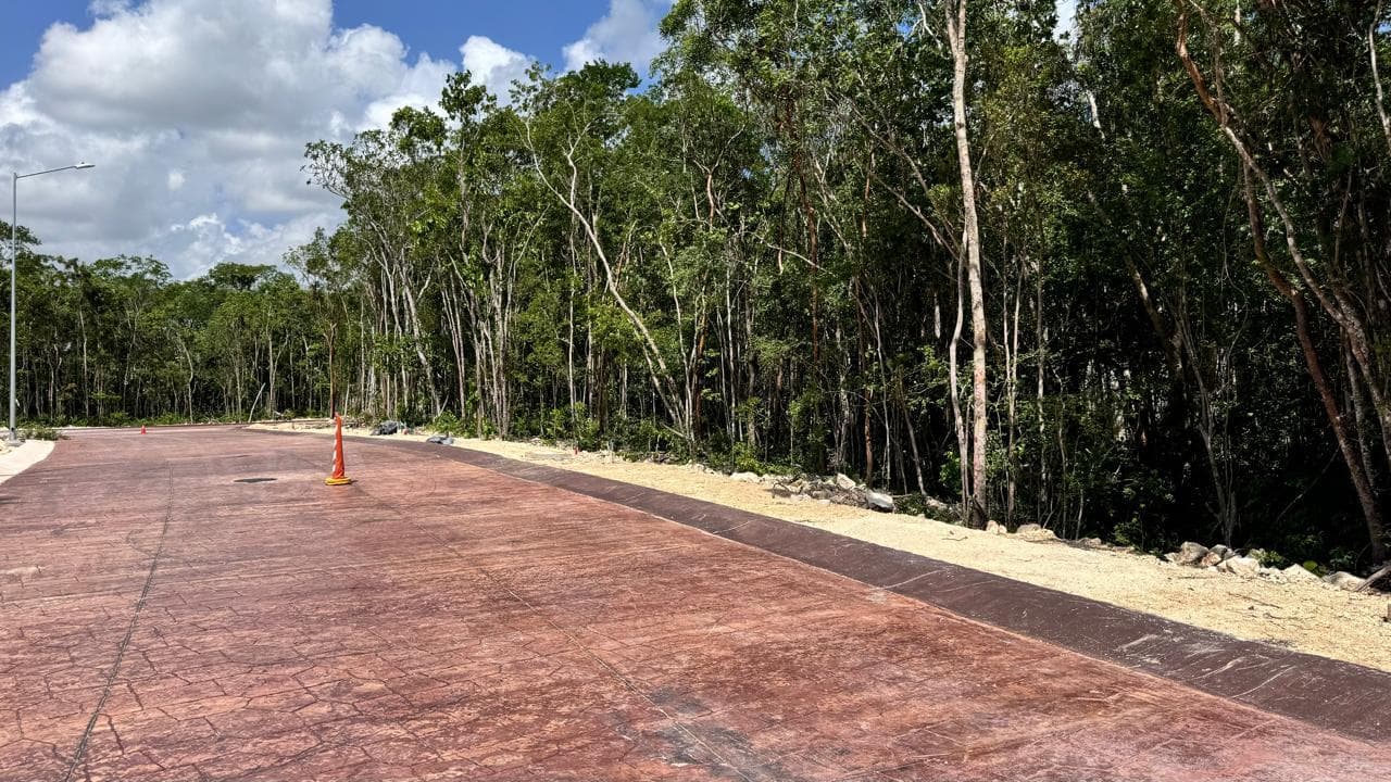 LAND FOR SALE: 166 M2, READY FOR TITLE TRANSFER, SENDEROS MAYAKOBA IN PLAYA DEL CARMEN