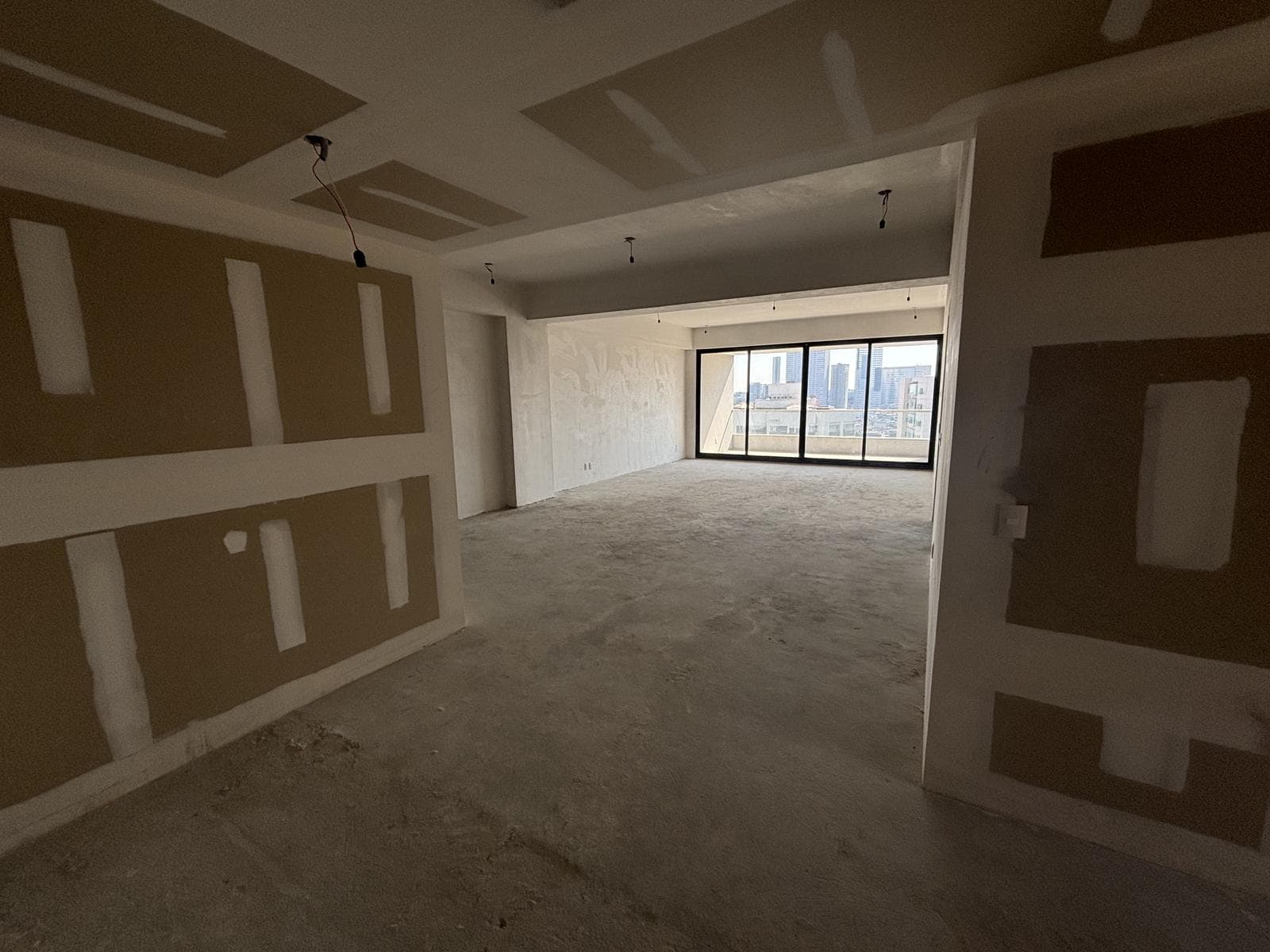 Design the Apartment of Your Dreams! Spacious 220 m² Unit in the "Obra Gris" Phase of the Dessea Residential Complex