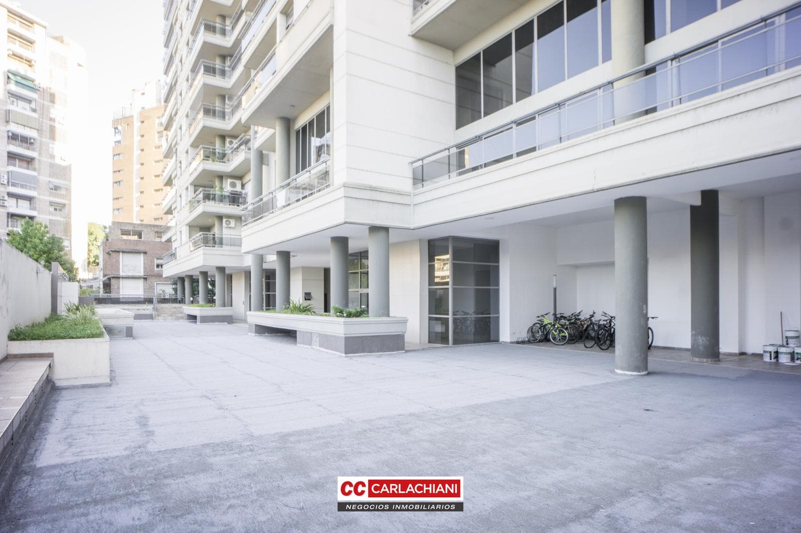 3-Bedroom Apartment for Sale with Double Garage, Storage Room, and Amenities - Rosario Parque España