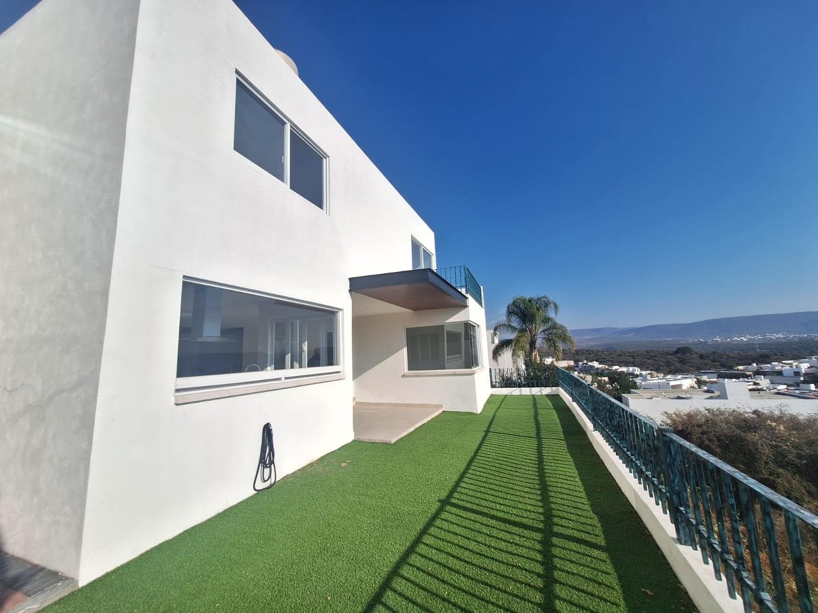Casa Nueva con excelentes vistas a la Presa y la ciudad en Porta Fontana
