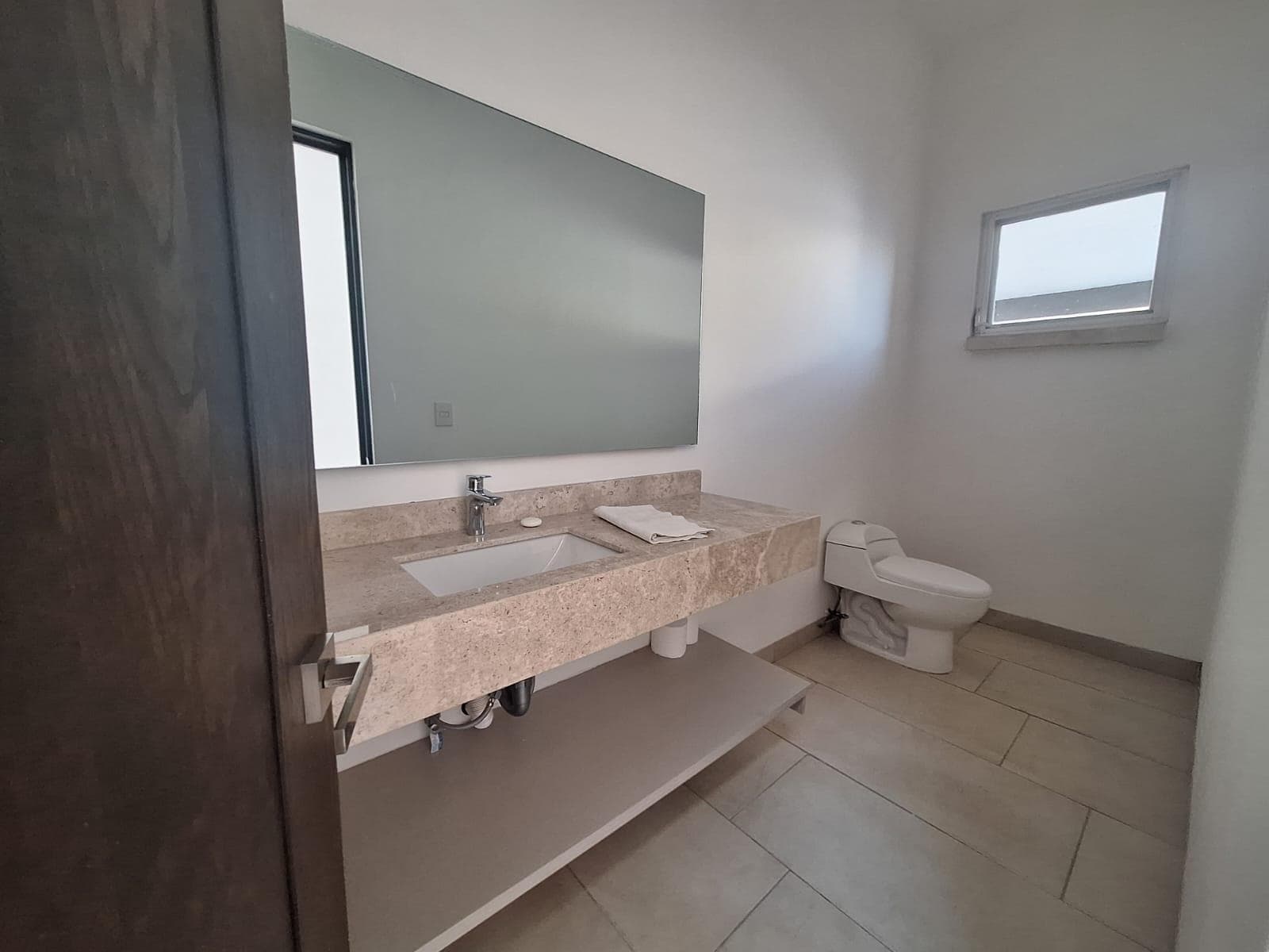 Casa Nueva con excelentes vistas a la Presa y la ciudad en Porta Fontana