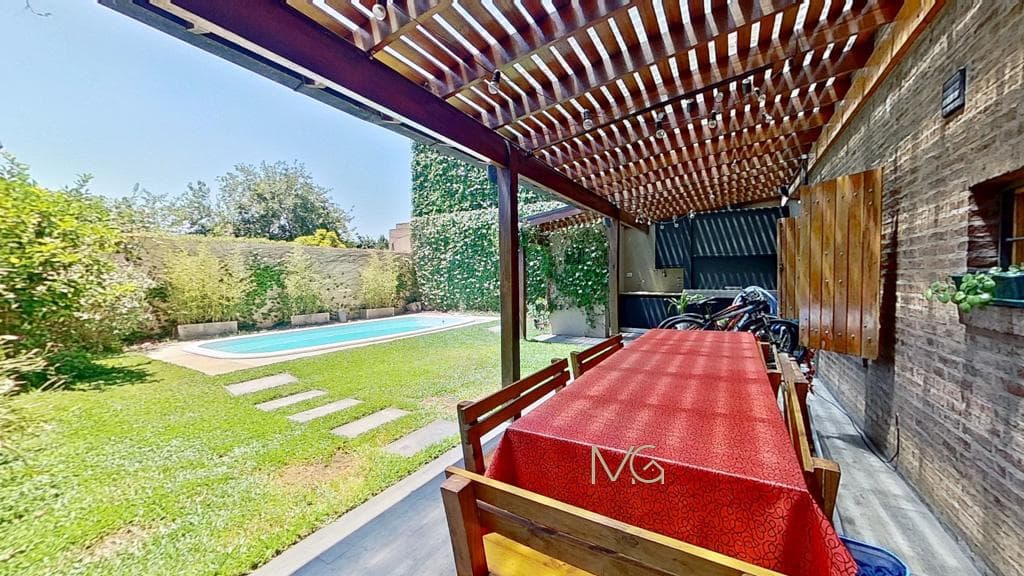 House in Burzaco