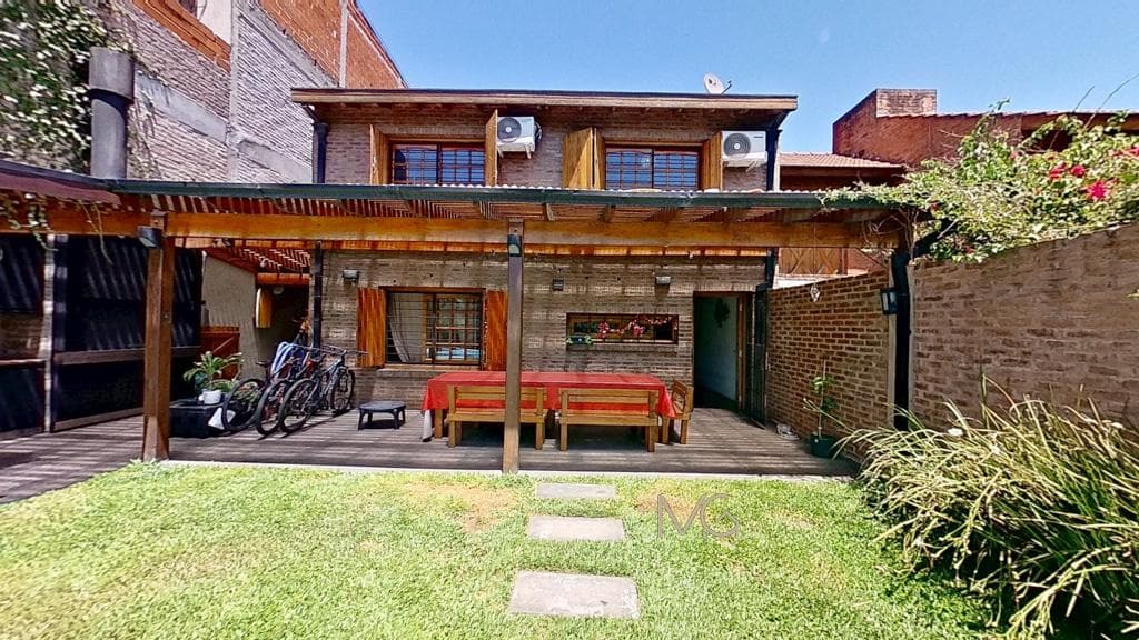 House in Burzaco