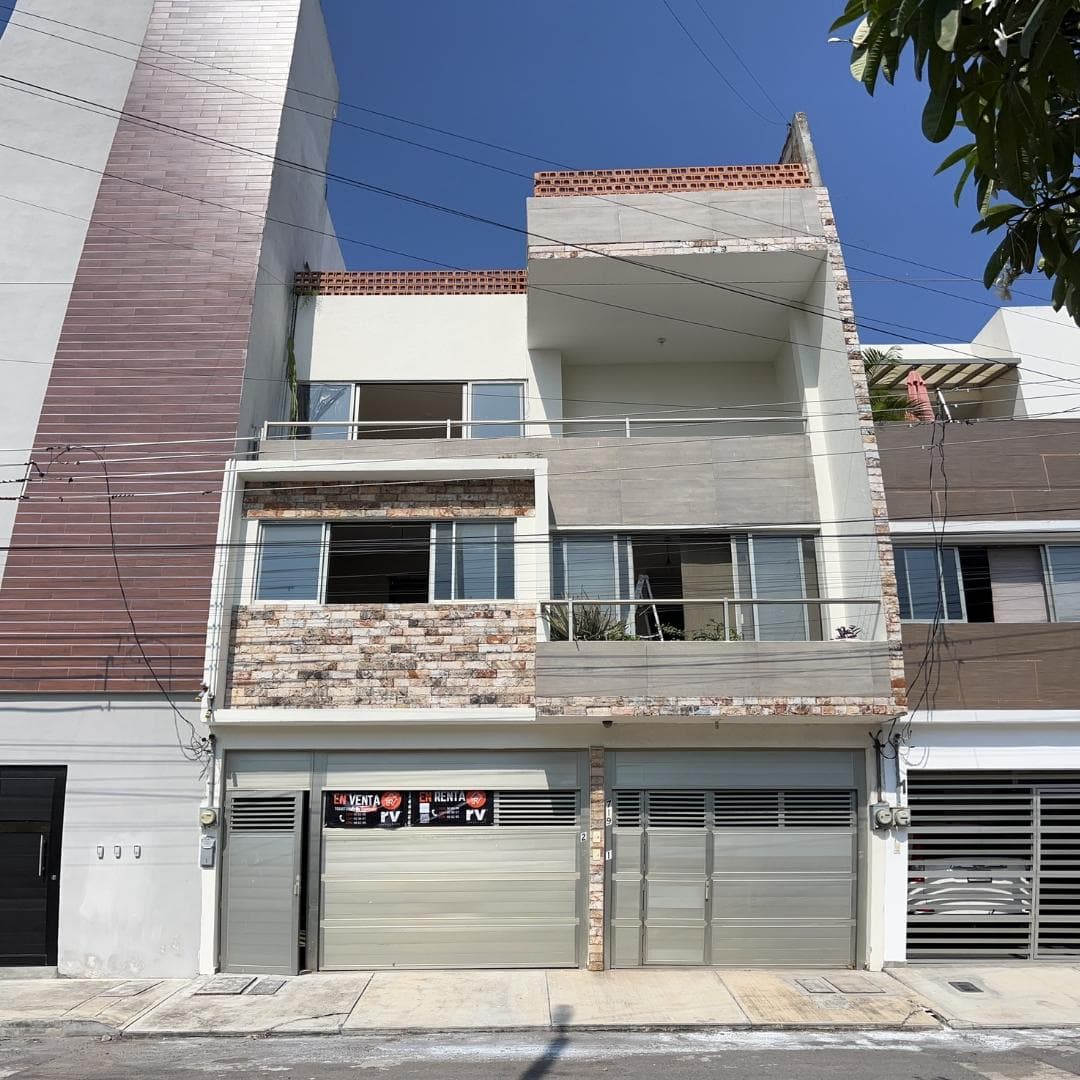 3-bedroom, two-story apartment in the Reforma neighborhood. ZIP Code 91919