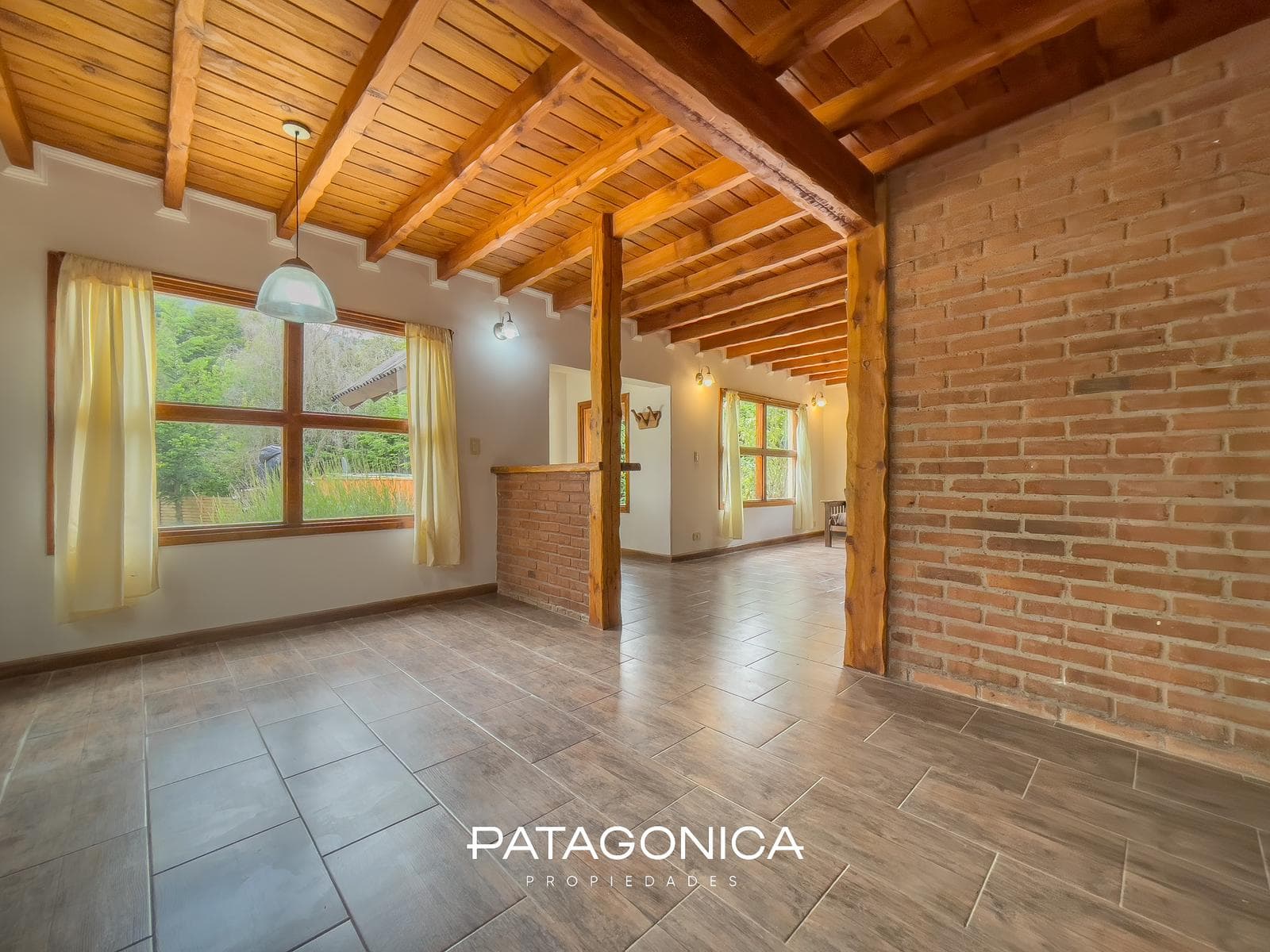 HOUSE FOR SALE: 120 m², 3 BEDROOMS, NORTE NEIGHBORHOOD, VILLA LA ANGOSTURA