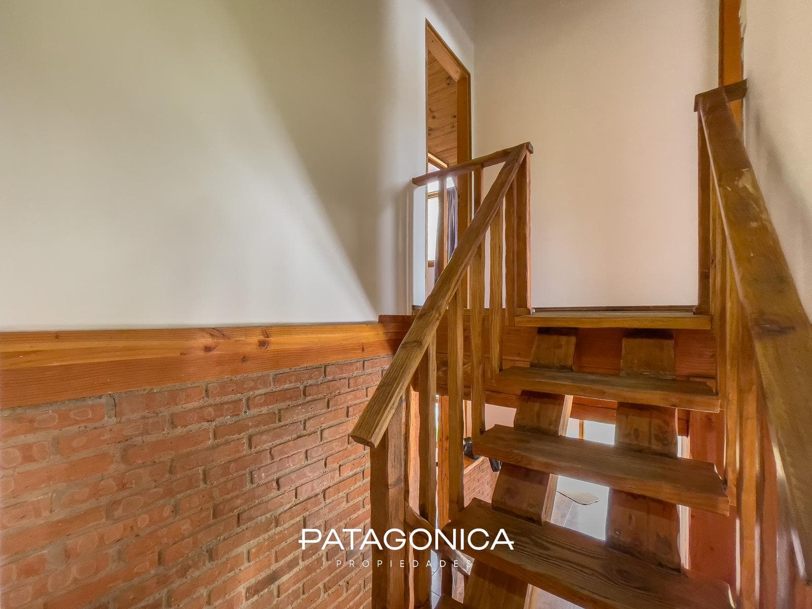 HOUSE FOR SALE: 120 m², 3 BEDROOMS, NORTE NEIGHBORHOOD, VILLA LA ANGOSTURA