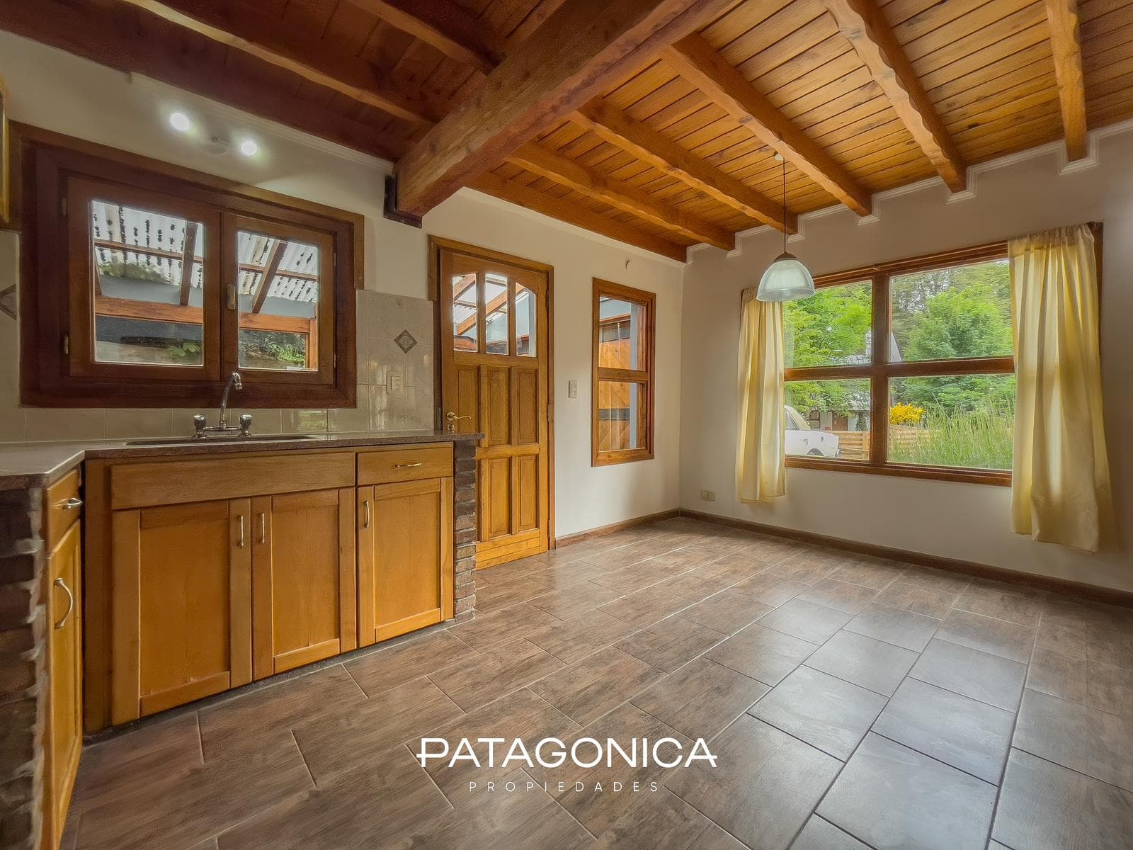 HOUSE FOR SALE: 120 m², 3 BEDROOMS, NORTE NEIGHBORHOOD, VILLA LA ANGOSTURA