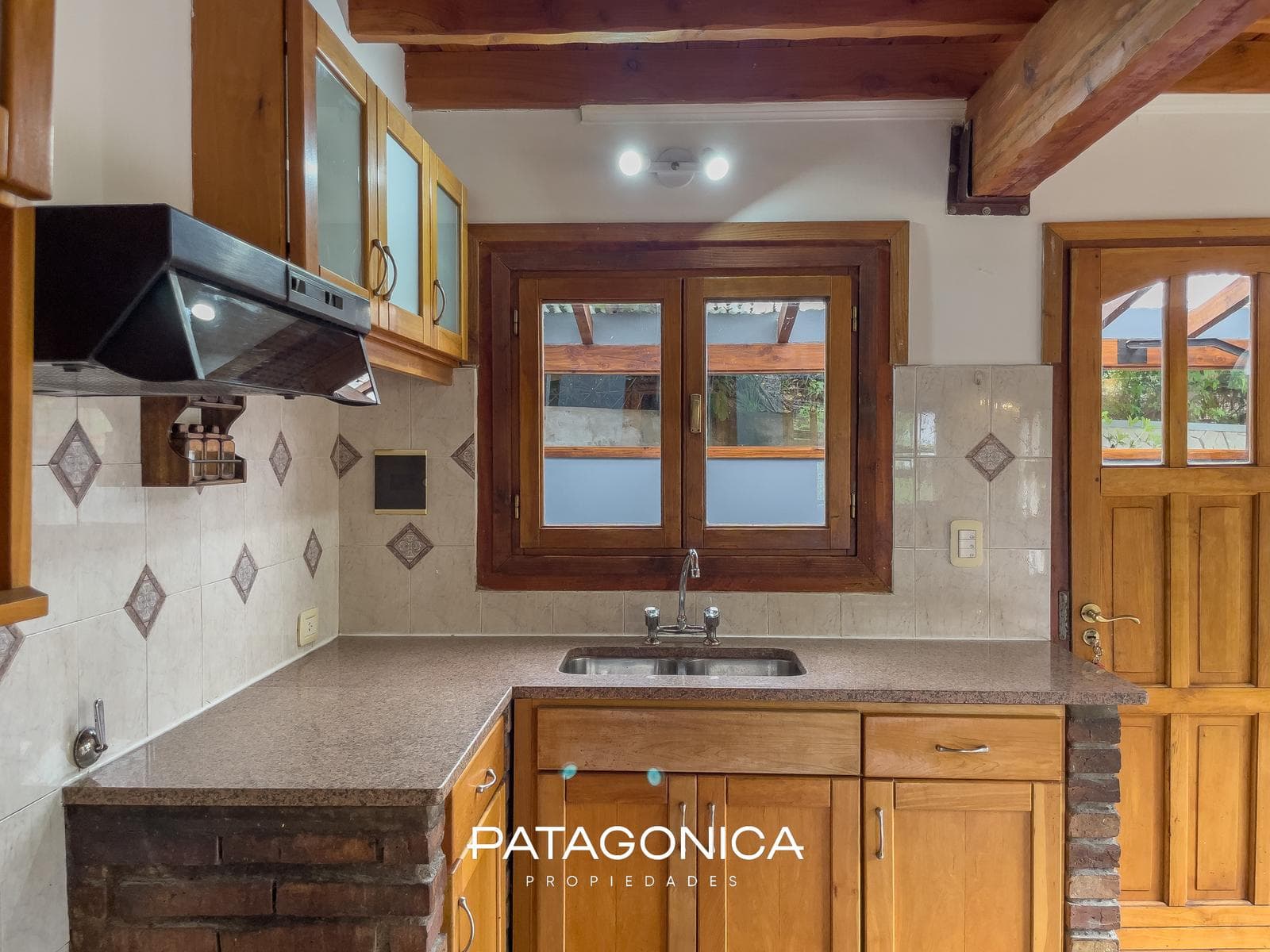HOUSE FOR SALE: 120 m², 3 BEDROOMS, NORTE NEIGHBORHOOD, VILLA LA ANGOSTURA
