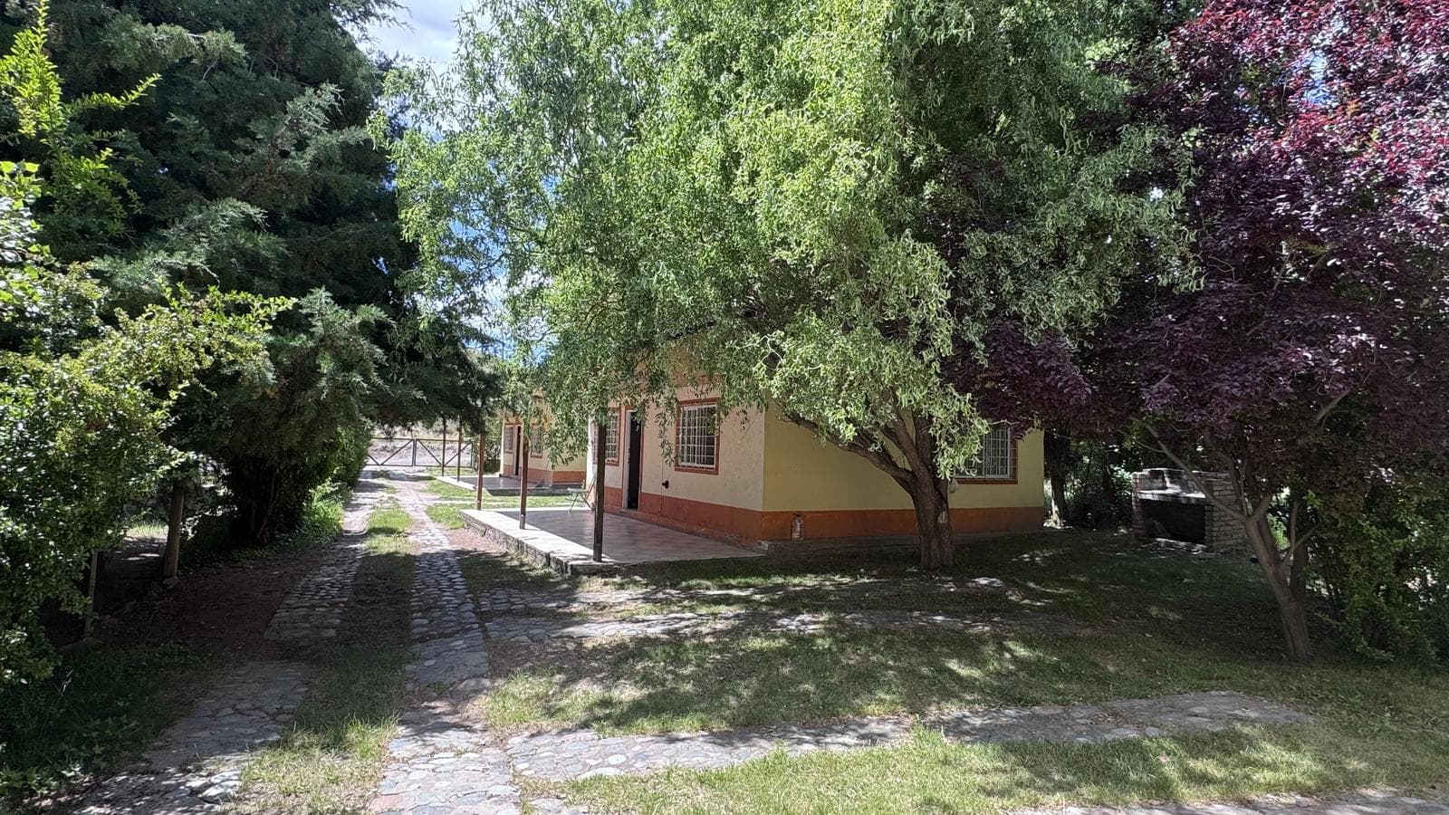Cottage complex for sale in El Salto, Potrerillos