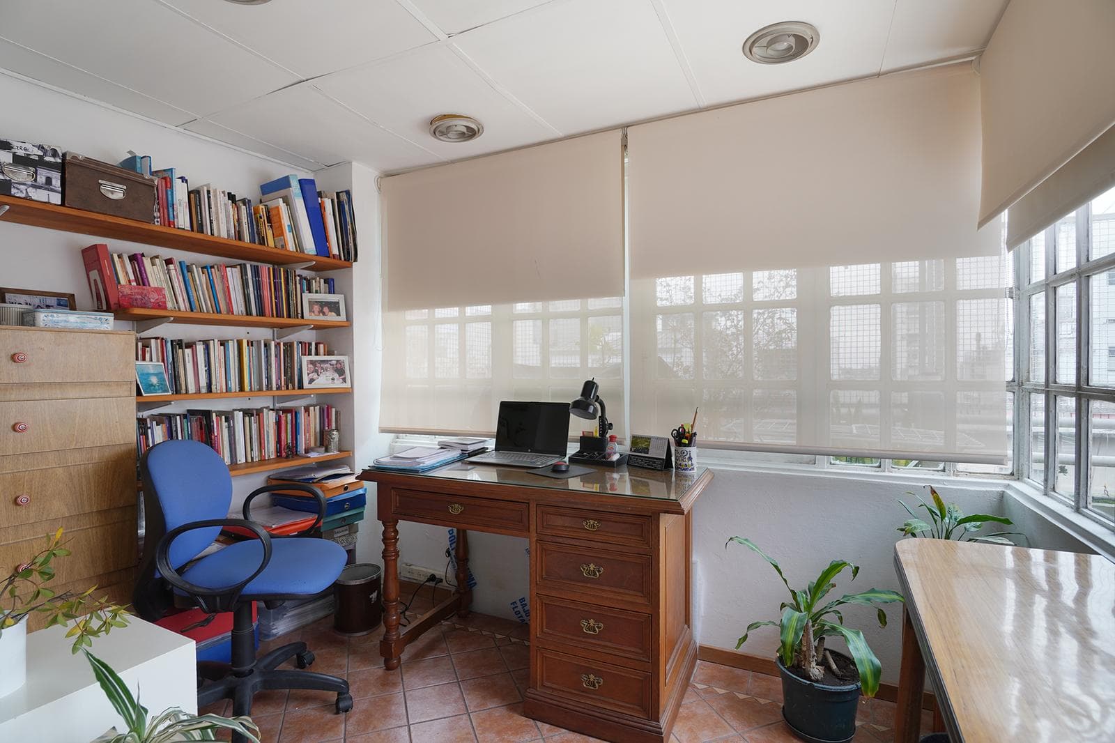 5-ROOM APARTMENT FOR SALE IN PALERMO WITH BALCONY AND TERRACE; QUALIFIES FOR MORTGAGE; INCLUDES STUDIO