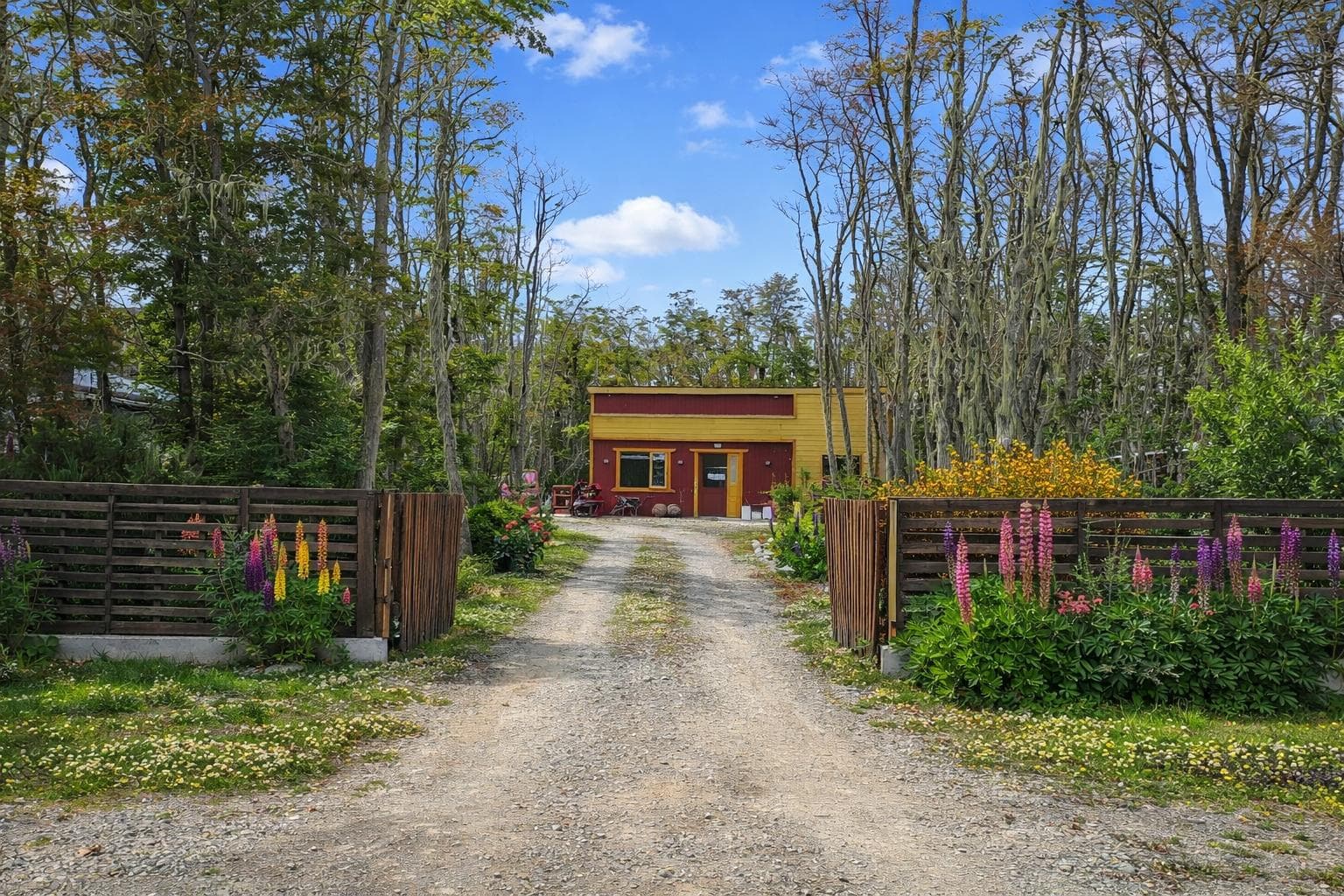 House in Tolhuin—Excellent Location and Investment Opportunity