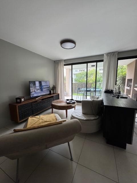 3-room furnished ground-floor apartment for rent with a garden, Nordelta neighborhood