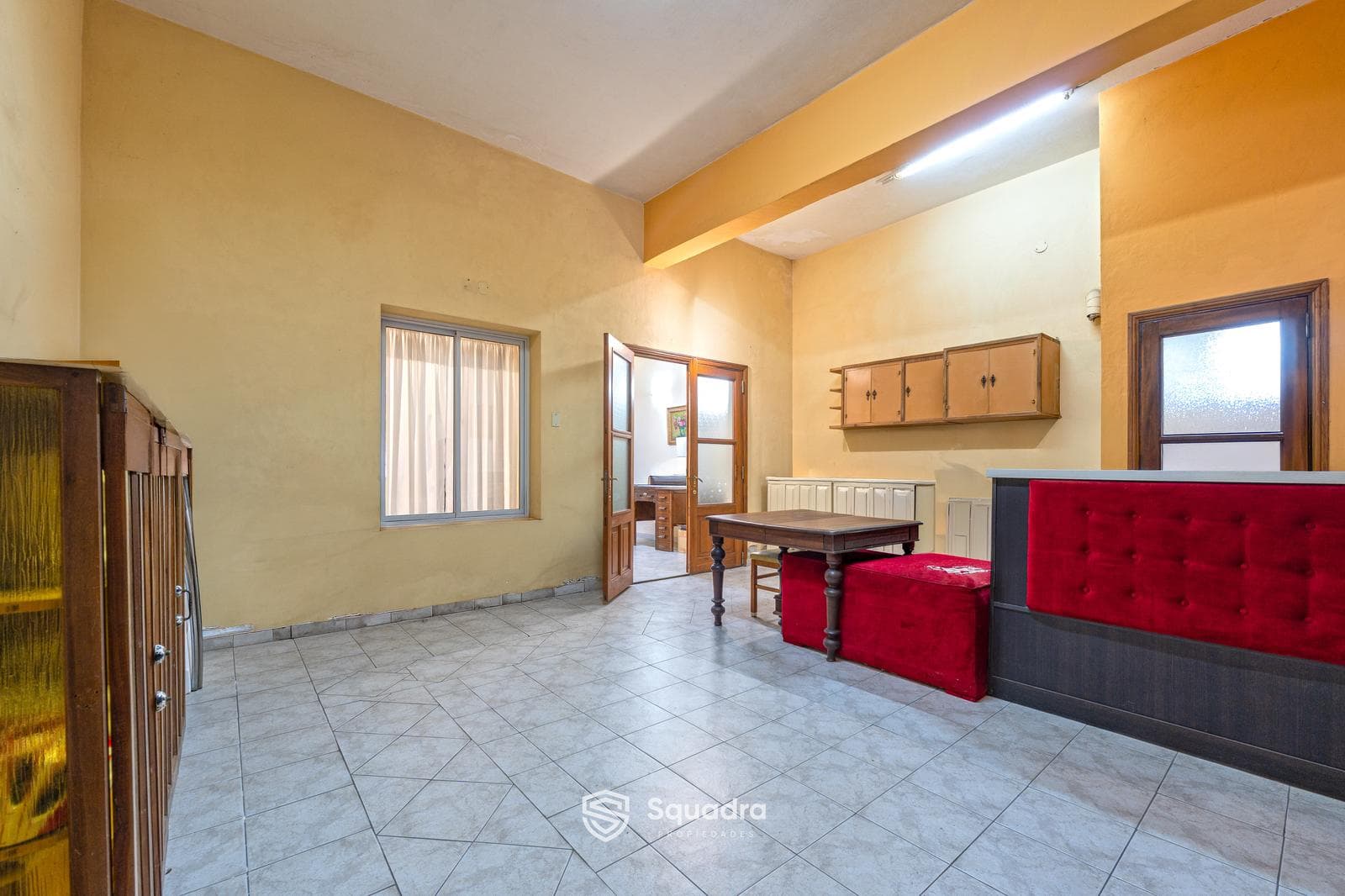 FOR SALE - 2-bedroom duplex with two entrances, a garage, and a balcony. Arroyito, Rosario.