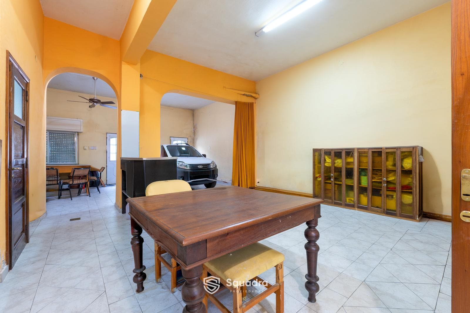 FOR SALE - 2-bedroom duplex with two entrances, a garage, and a balcony. Arroyito, Rosario.