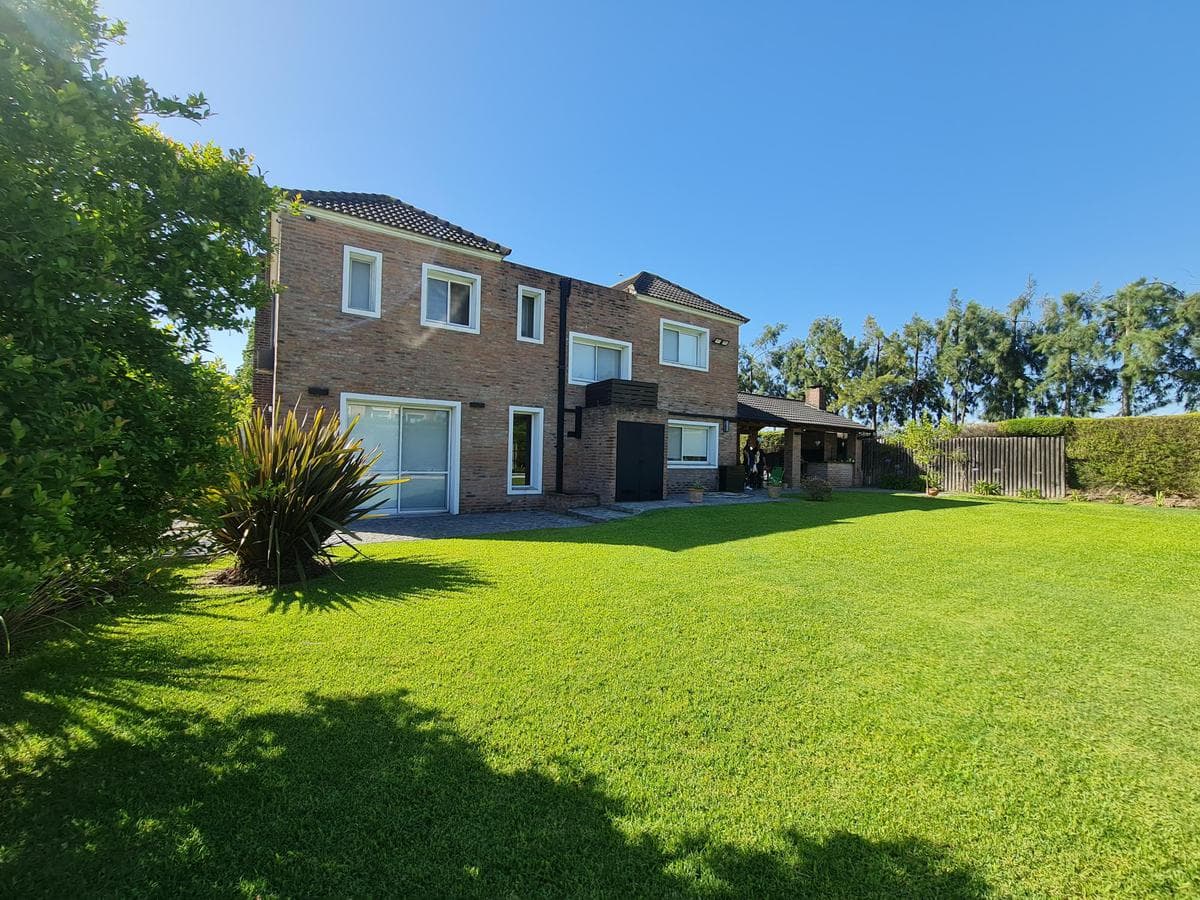 House for Sale in Talar Del Lago I