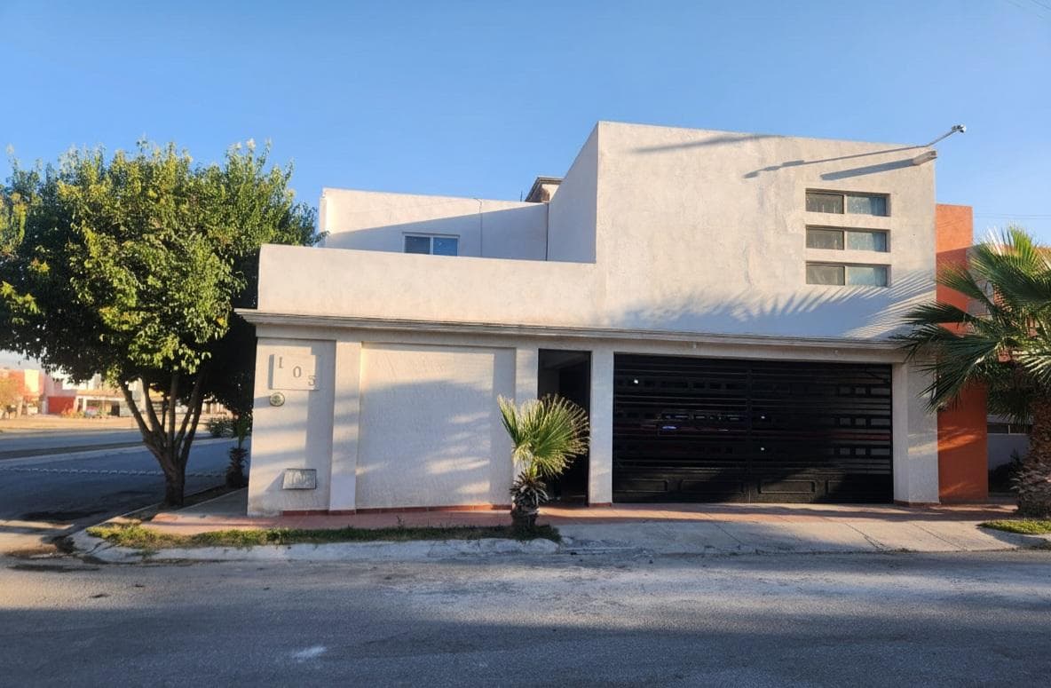 House in the San José de Flores Residential Complex, West Saltillo