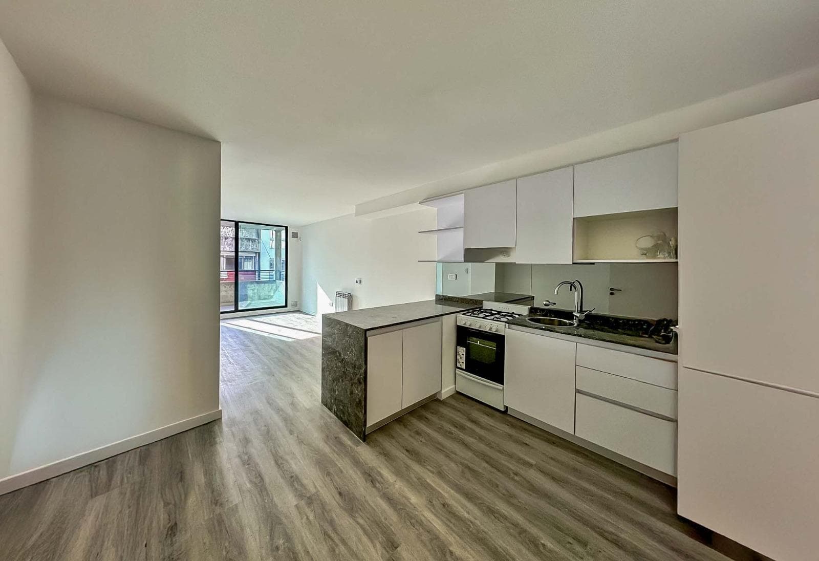 FOR SALE | FINANCING - 1-bedroom apartment with a balcony and amenities - Downtown, Rosario.
