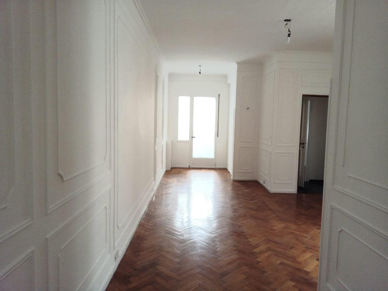 4-room apartment with a separate room, dining room; immaculate, comfortable, and spacious