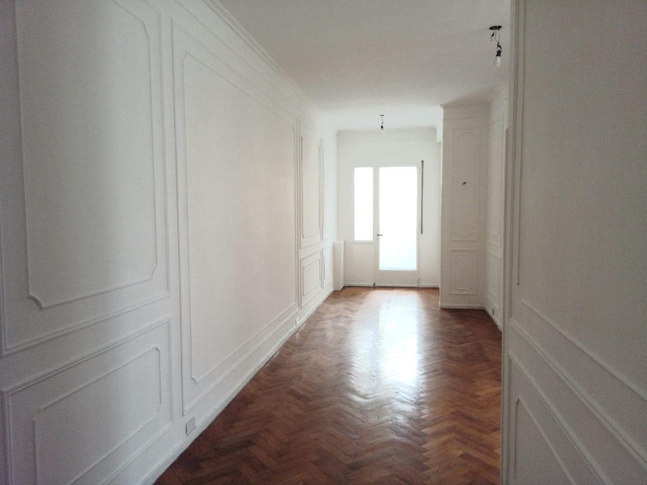 4-room apartment with a separate room, dining room; immaculate, comfortable, and spacious