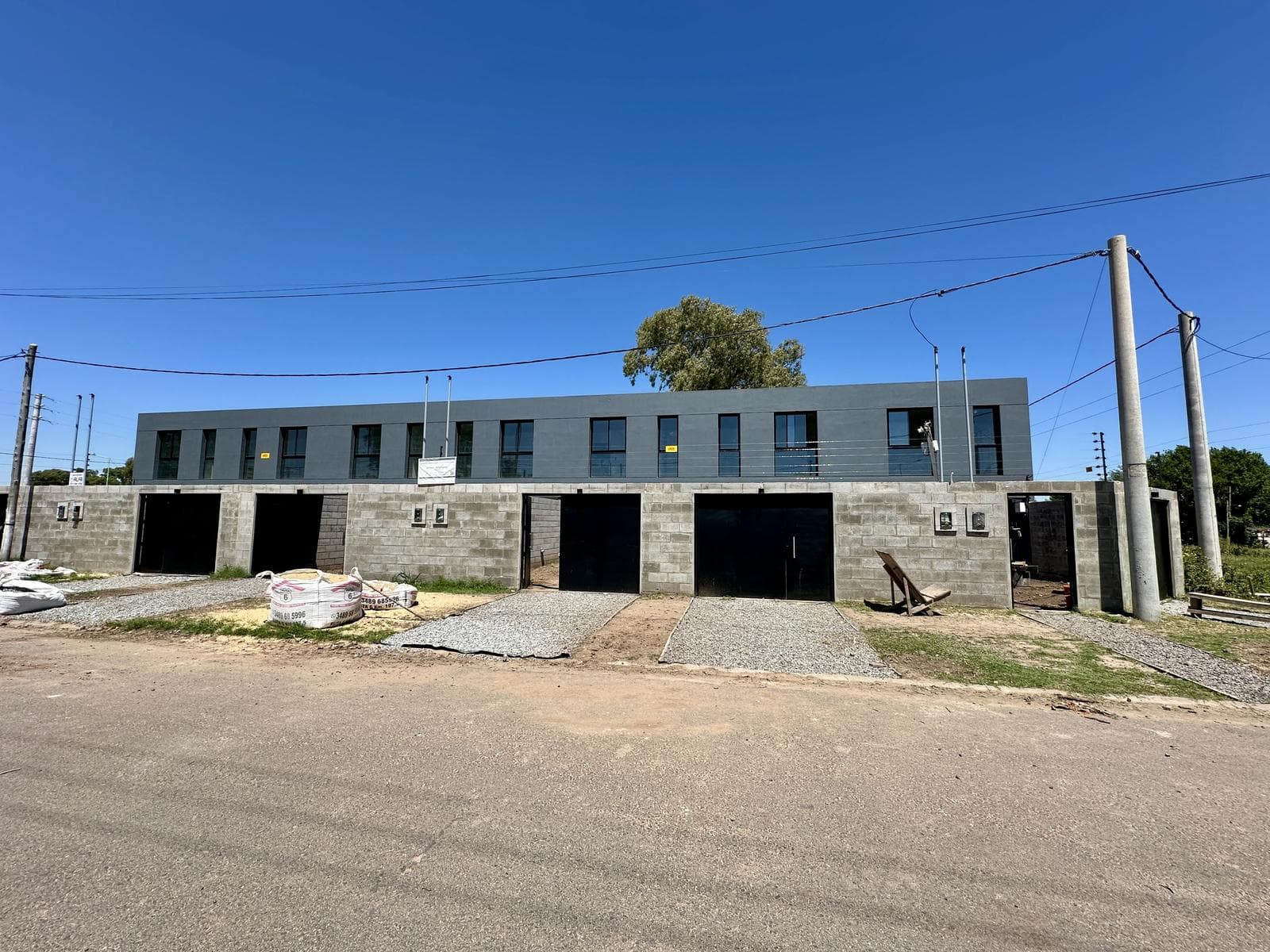 Duplex for Sale. 2 bedrooms, patio with grill, garage. Financing available. Puerta del Sol neighborhood, Campana