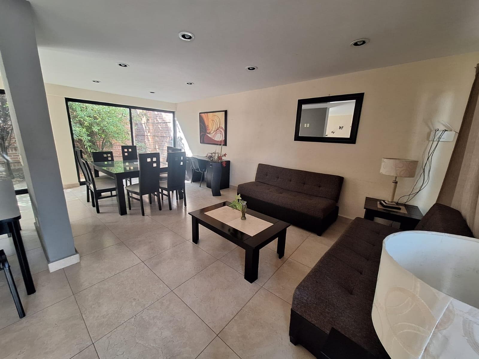 Casa Amueblada en Renta con 3 Recámaras y Sala con Sofá Cama, incluye Mtto e Internet