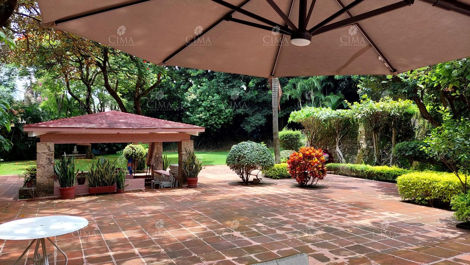 Renta departamento condominio Trapiche - R185