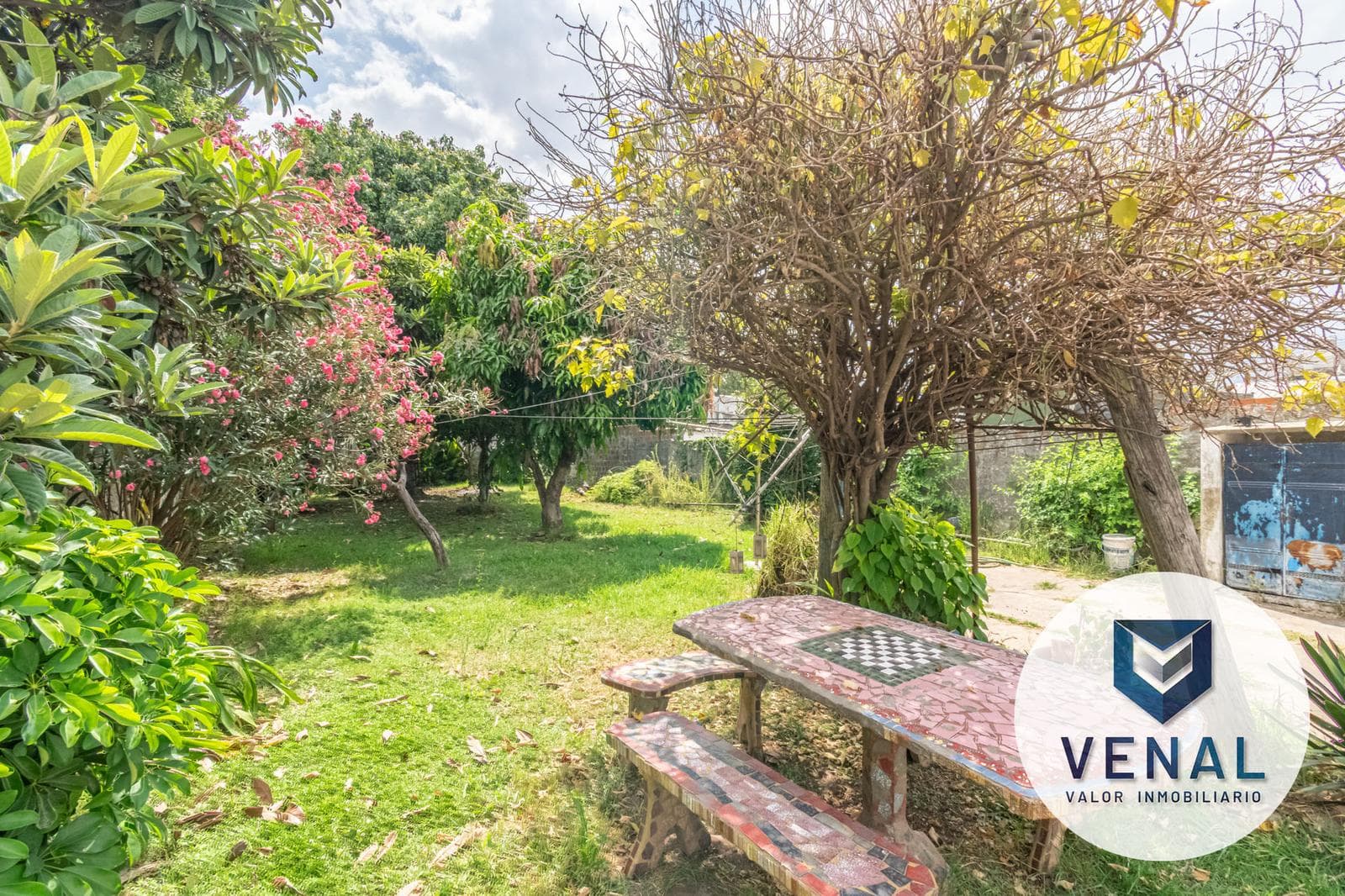 House for Sale in Don Torcuato: 3 rooms, 459 m² lot, backyard and garden, excellent residential location