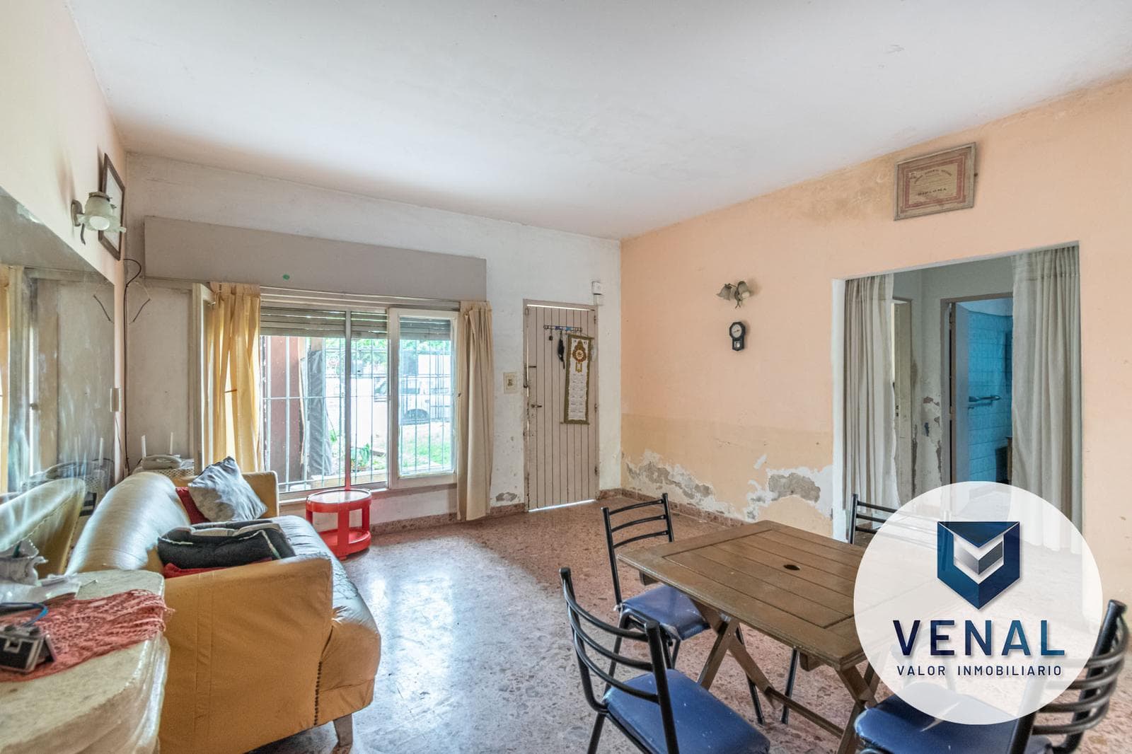 House for Sale in Don Torcuato: 3 rooms, 459 m² lot, backyard and garden, excellent residential location