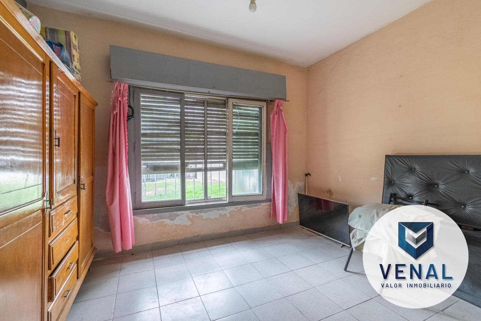 House for Sale in Don Torcuato: 3 rooms, 459 m² lot, backyard and garden, excellent residential location