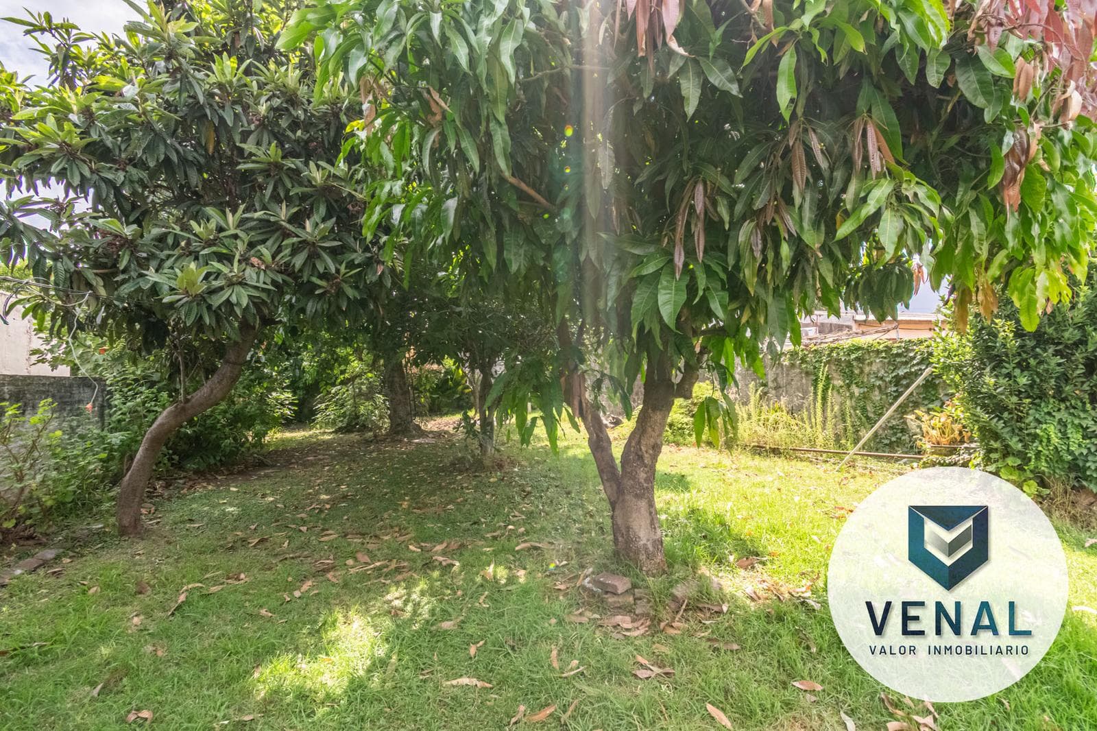 House for Sale in Don Torcuato: 3 rooms, 459 m² lot, backyard and garden, excellent residential location
