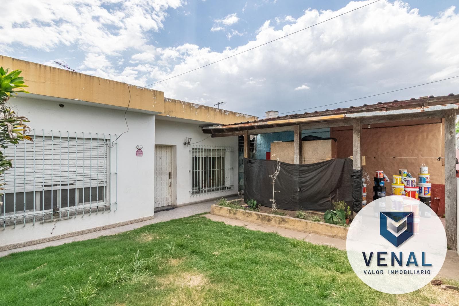 House for Sale in Don Torcuato: 3 rooms, 459 m² lot, backyard and garden, excellent residential location
