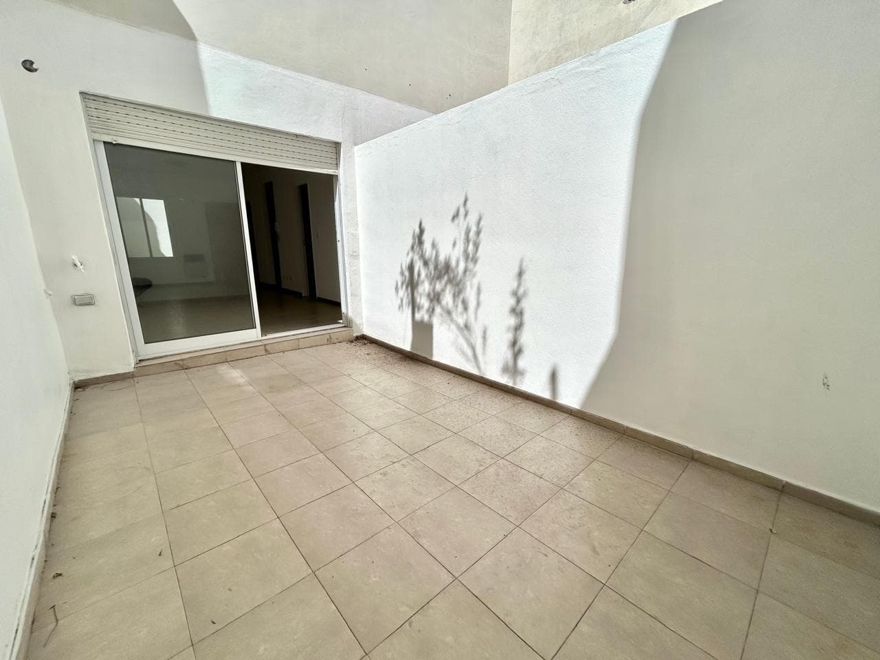Venta Monoambiente, cocina separada y patio - Echesortu