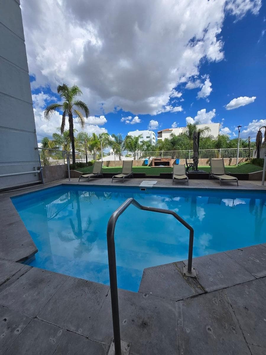 Departamento en Renta en Torre Azul con 2 Recámaras y excelentes Amenidades