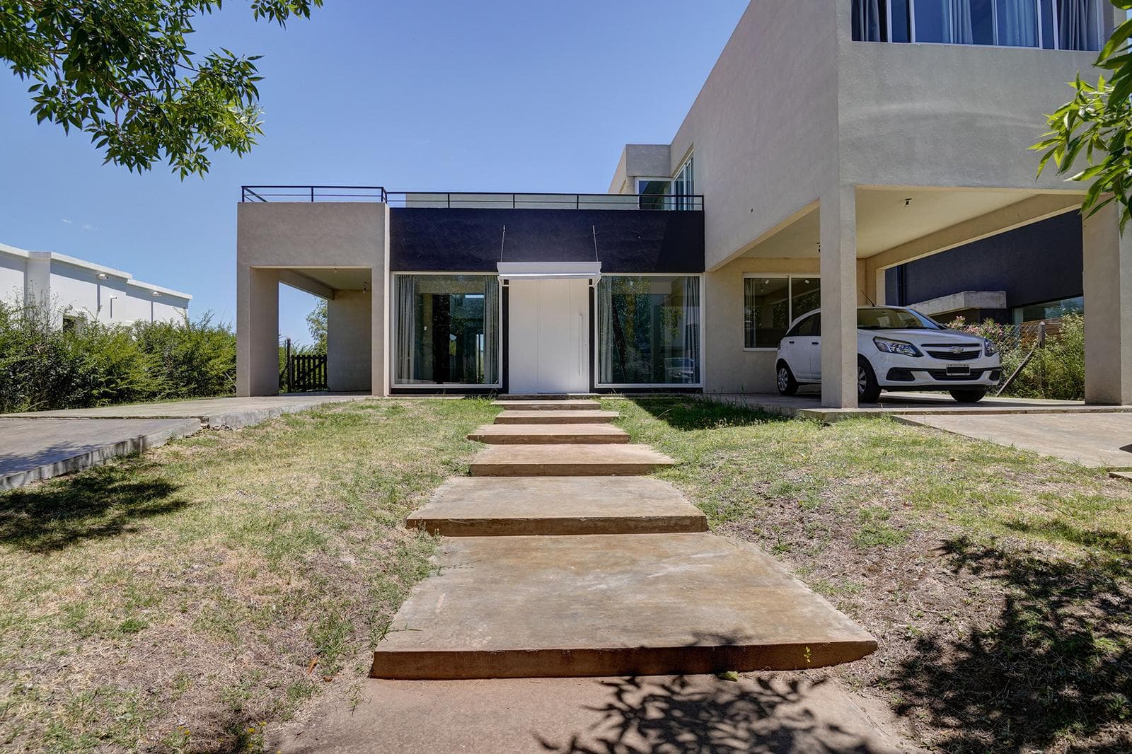 ¡¡OPORTUNIDAD!! Venta Casa 5 Ambientes. Vista al agua. Canton Puerto. Escobar